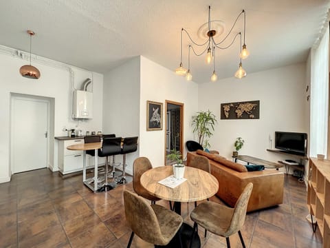 Living room, Dining area