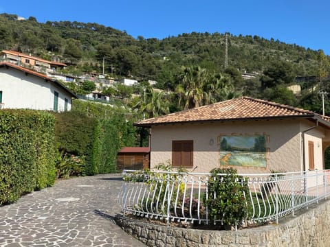 Property building, Day, Natural landscape, Mountain view