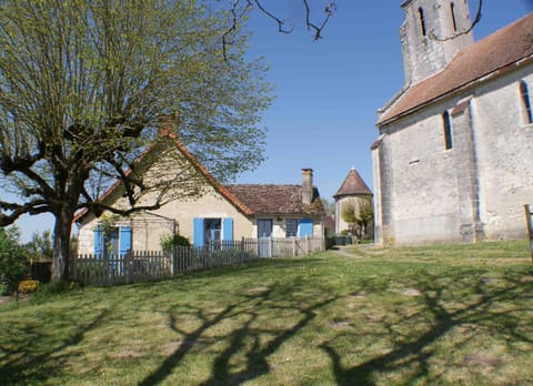 Property building, Nearby landmark, Garden