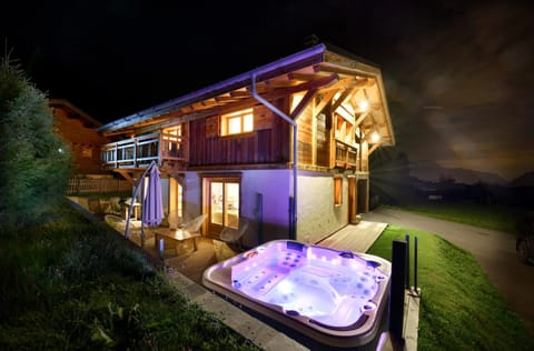 Property building, Night, Hot Tub