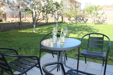 Garden, Seating area, Garden view