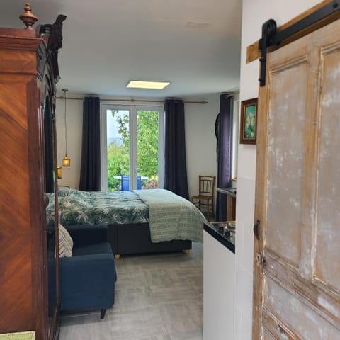Bed, Photo of the whole room