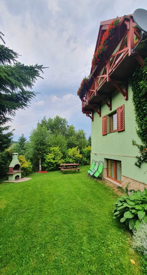 Property building, Natural landscape, BBQ facilities, Garden, Garden view