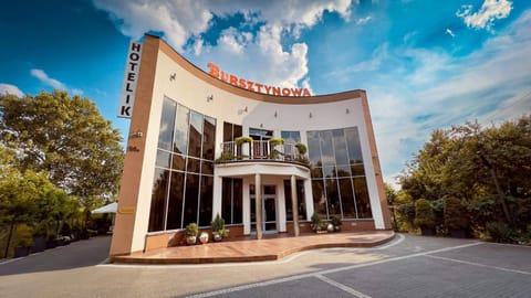 Property building, Day