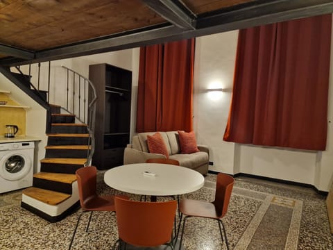 Kitchen or kitchenette, Living room, Seating area, washing machine