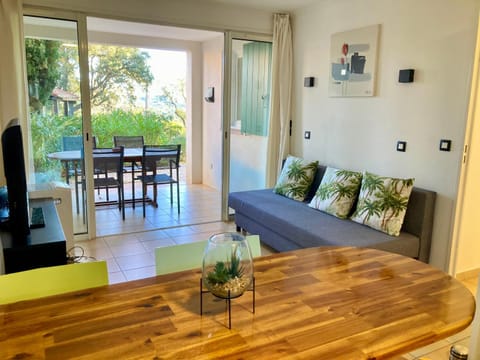 Les Restanques Glycines 2067 Apartment in Grimaud