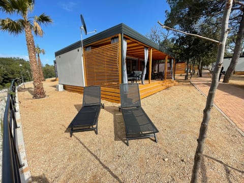 Mobile Home BARTOL de LUX Campground/ 
RV Resort in Biograd na Moru