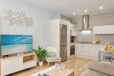 Kitchen or kitchenette, Living room