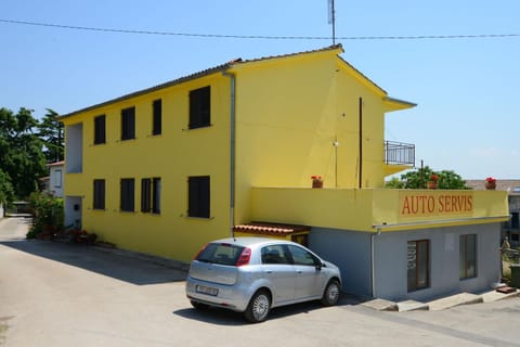 Facade/entrance, Parking