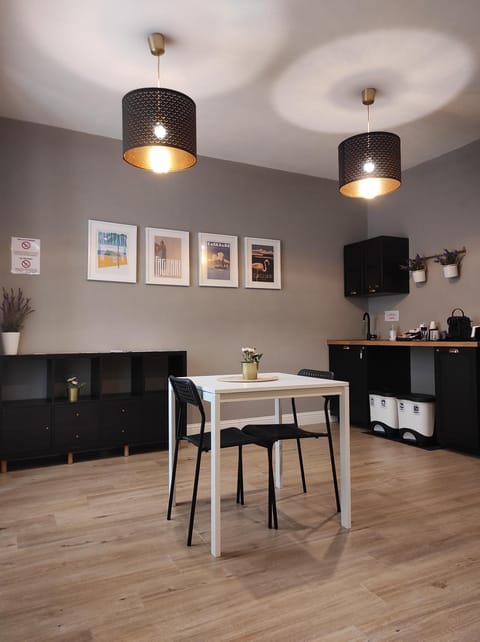 Communal lounge/ TV room, Living room, Seating area