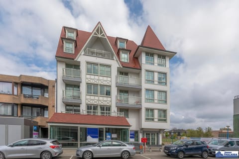 Wilcé 0102 - 3 bedrooms 8p - located Sint Idesbald gastronomic centre Apartment in De Panne