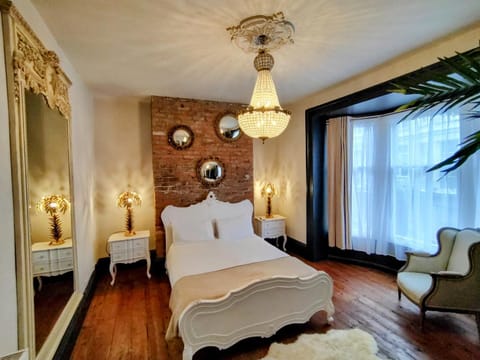 Living room, Photo of the whole room, Bedroom