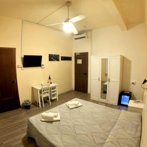 Giappone Inn Parking Hotel Hotel in Livorno