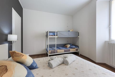 Bed, Photo of the whole room, Bedroom, bunk bed