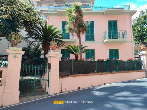 Villa Arcobaleno Rondò Garibaldi Sanremo Apartment in Sanremo