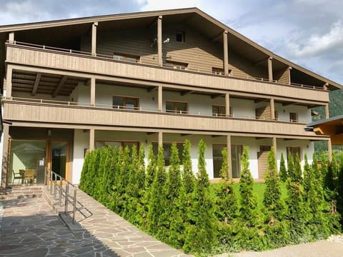 Property building, View (from property/room), Balcony/Terrace