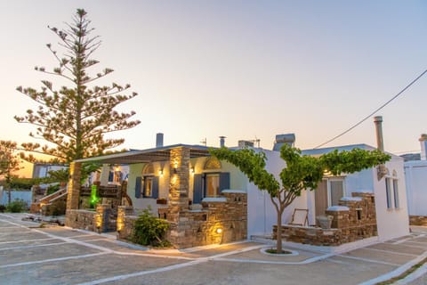 Property building, Day, Neighbourhood, Street view