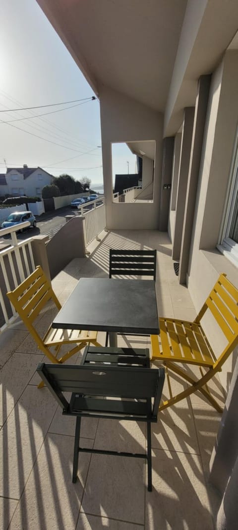 Property building, Balcony/Terrace