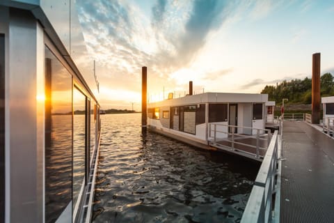 Property building, River view, Area and facilities, Sunset