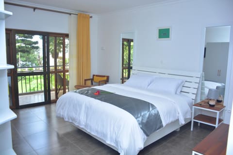 Bed, View (from property/room), Bedroom, Garden view