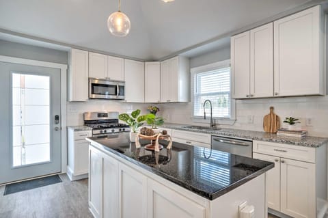 Family-Friendly Home Near Noblesville Square! House in Noblesville