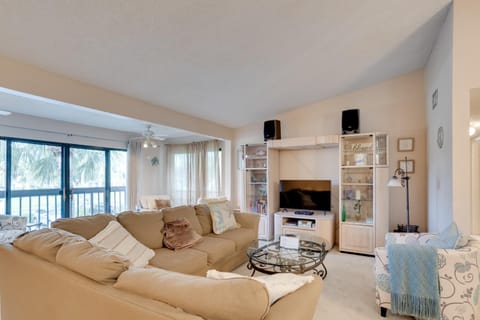 Pool and Ocean Access Palm Beach Gardens Condo Apartment in Palm Beach Gardens