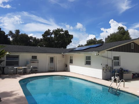 SPACIOUS POOL HOME in North FL House in Keystone Heights