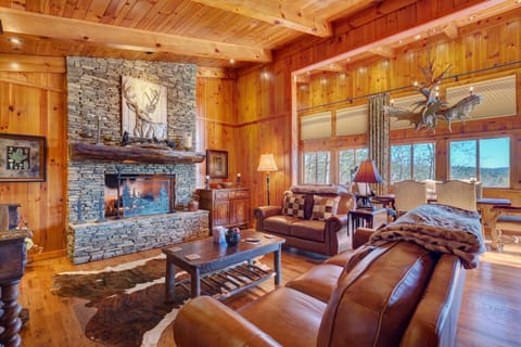 Hilltop Hideaway House in Highlands