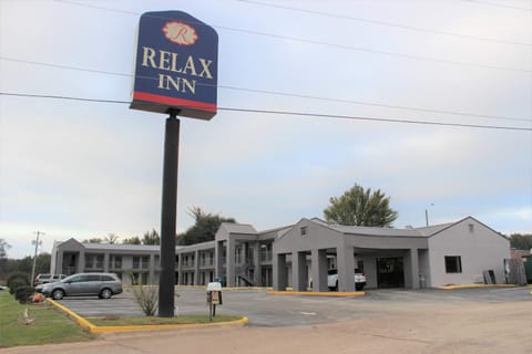 Relax Inn Canton Hotel in Mississippi