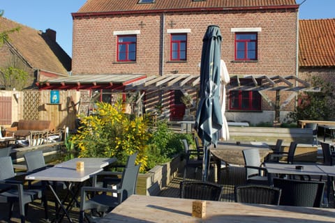 Patio, Restaurant/places to eat