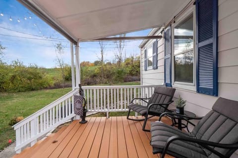 Cozy house to call home away from home House in Maryland Heights