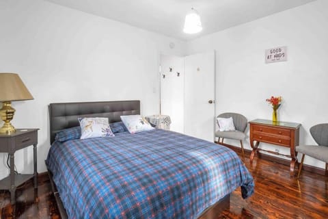 Cozy house to call home away from home House in Maryland Heights