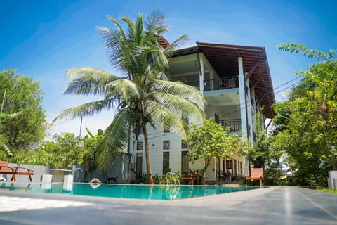 Property building, Garden view, Pool view, Swimming pool