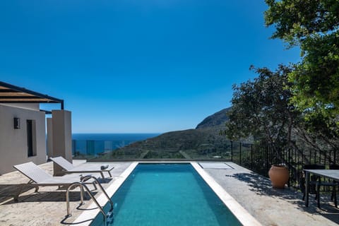 Patio, Pool view, Swimming pool, sunbed