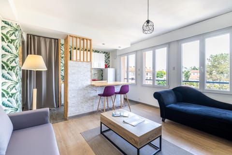 Living room, City view, kitchen