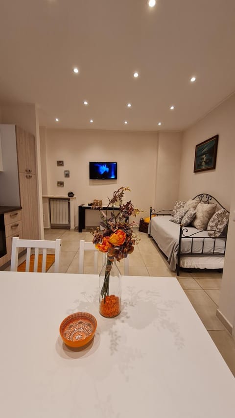 TV and multimedia, Living room, Dining area