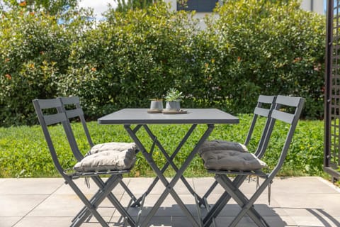 Property building, Patio, Garden