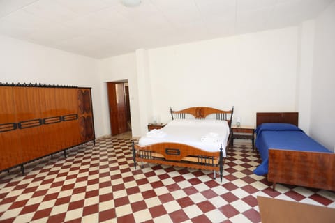 Bedroom, wardrobe