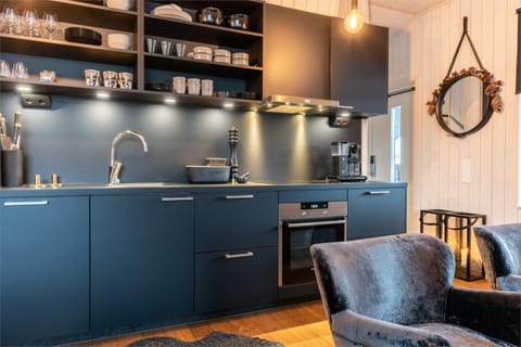 dishwasher, pet friendly, kitchen