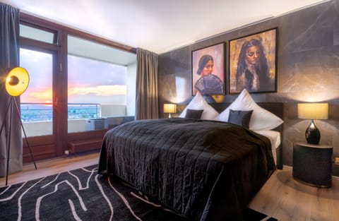 Bed, Photo of the whole room, Bedroom, Sunset