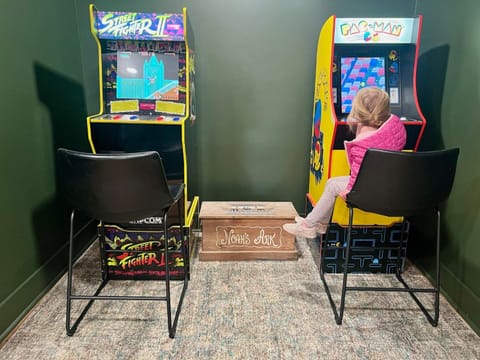 Spacious Home Near Ark, Perfect for 12 Guests House in Williamstown