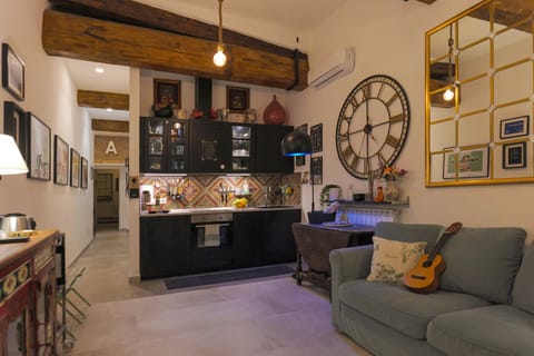 TV and multimedia, Kitchen or kitchenette, Living room, Quiet street view