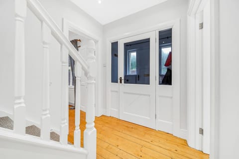 Spacious Coastal Accommodation with Games Room - Sleeps 10 House in County Donegal