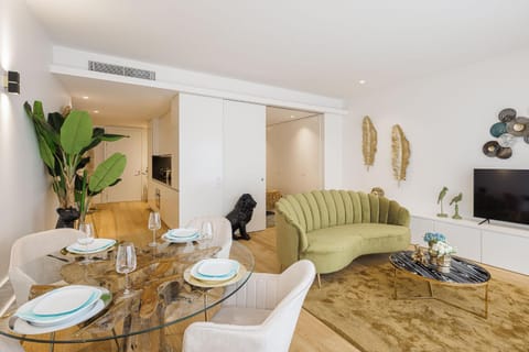 Living room, Dining area