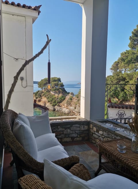 Balcony/Terrace, Garden view, Mountain view, Sea view, Sunrise, Quiet street view