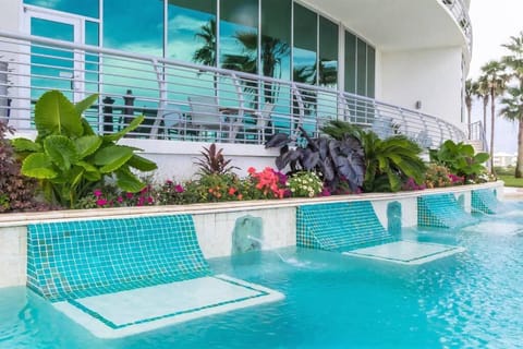 Bella Luna 1009 - Luxury Bayfront 3bd/3ba Apartment in Ono Island