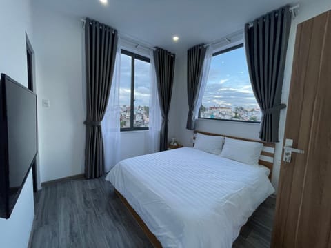 Bed, Photo of the whole room, Bedroom, City view