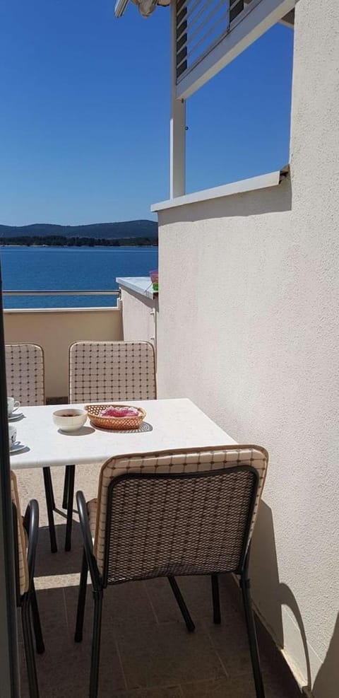 Seaside apartments Bed and Breakfast in Šibenik-Knin County, Croatia
