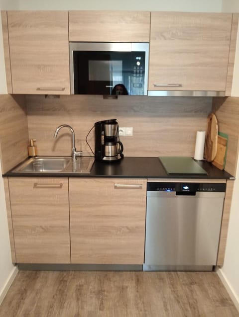 Maurers Schlierseetraum 6, Studio 455 mit 42 qm neu renoviert, Erdgeschoss mit eingezäunter Terrasse in ruhiger Lage am Kirchbichlweg 8 Apartment in Schliersee