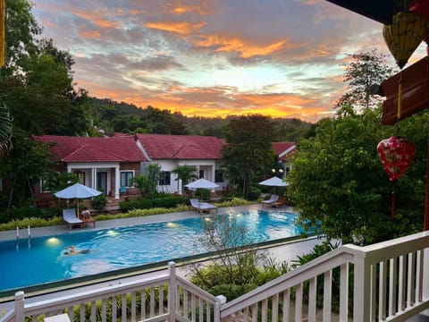 Property building, Swimming pool